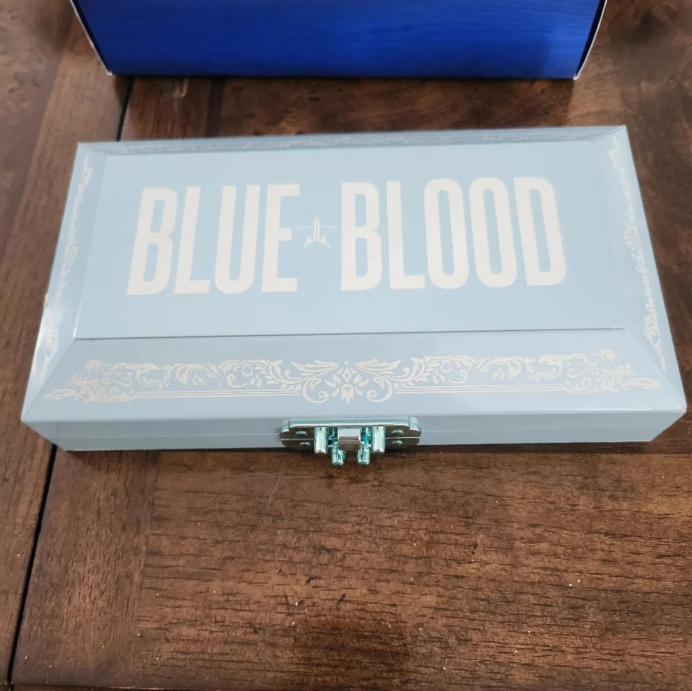 Jeffree Star Blue Blood Palette new